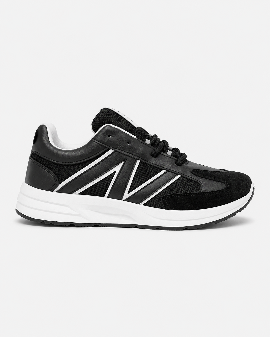ContrastStep Sneaker | D27